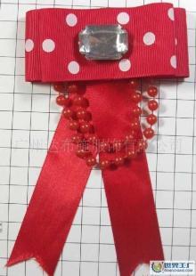 手工布胸花與布蝴蝶結衣飾 時尚與個性的完美融合